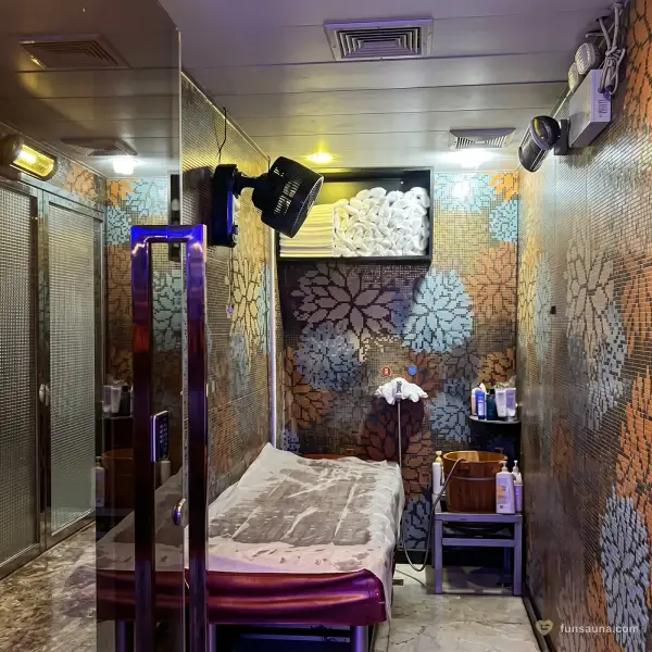 Mosaic waterbed room at The Excellent Sauna, Macau